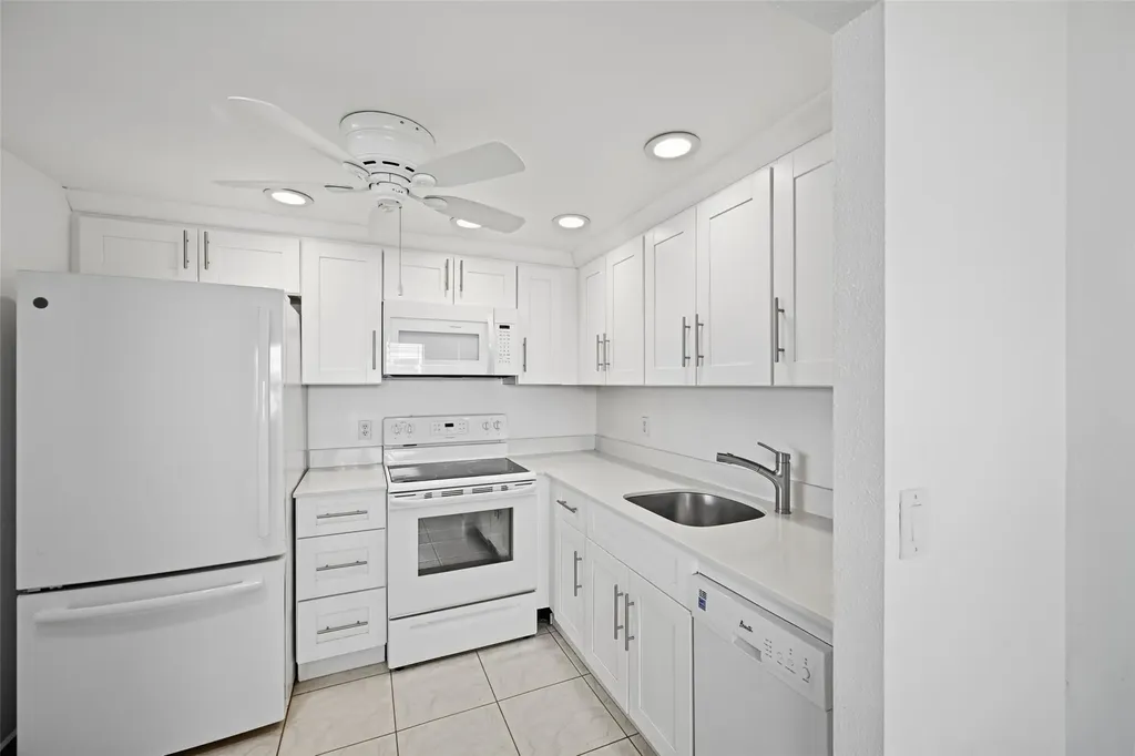 451 Monaco J Delray Beach FL 33446