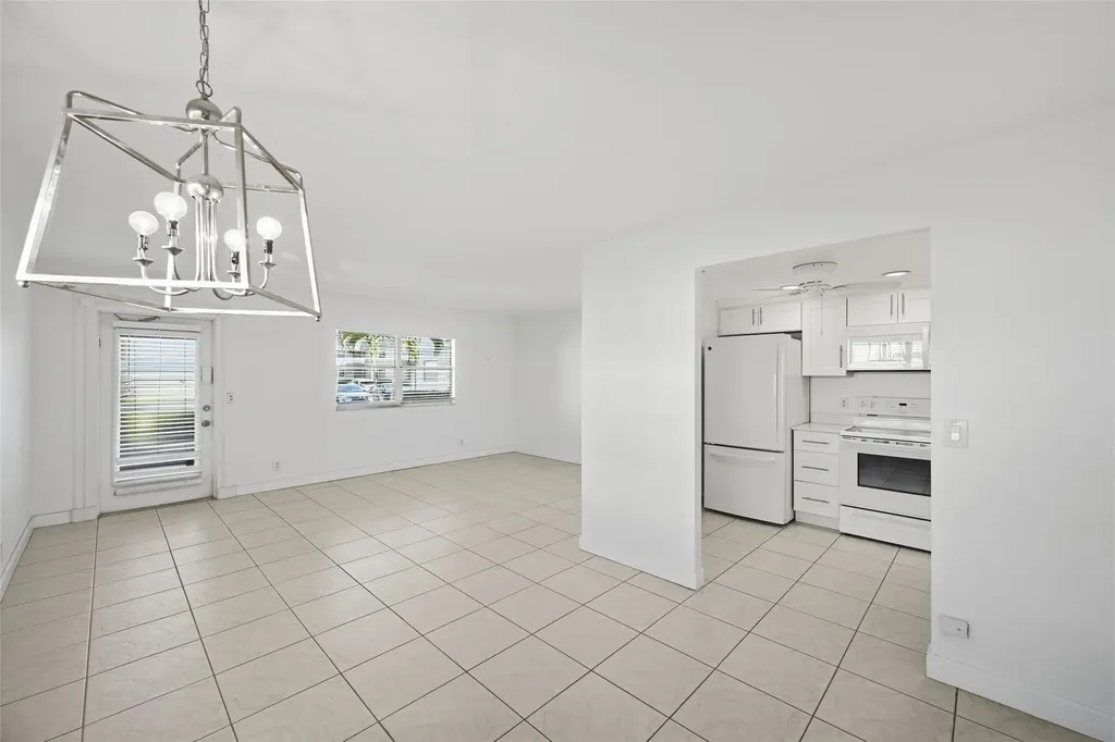 451 Monaco J Delray Beach FL 33446