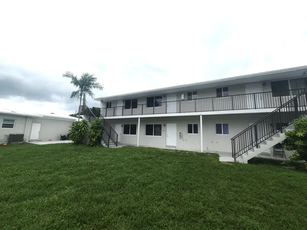 2719 Lincoln Street Hollywood FL 33020
