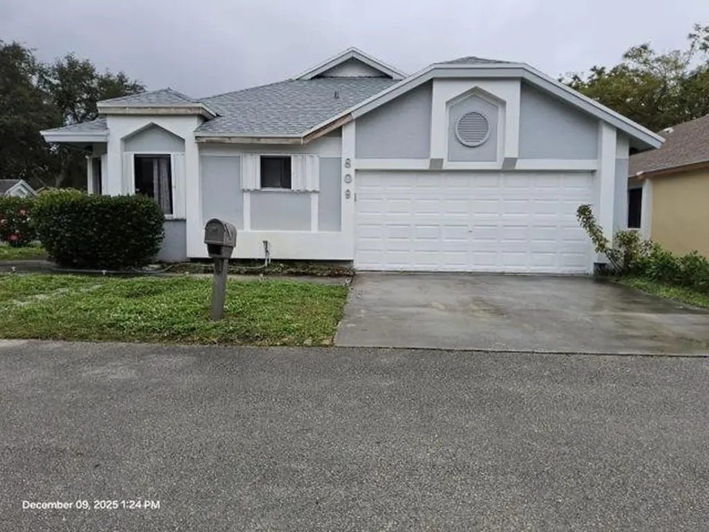 809 E Palm Run Drive North Lauderdale FL 33068