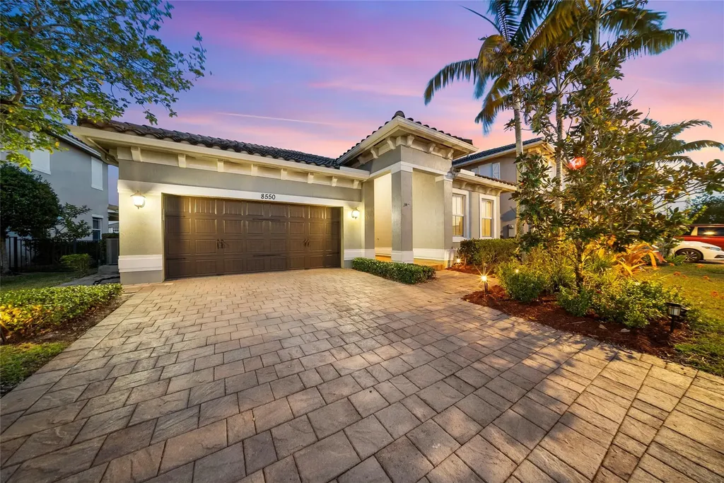 8550 Lakeside Bend Parkland FL 33076