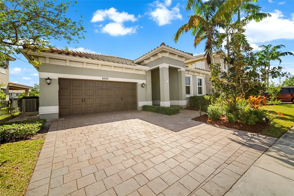 8550 Lakeside Bend Parkland FL 33076