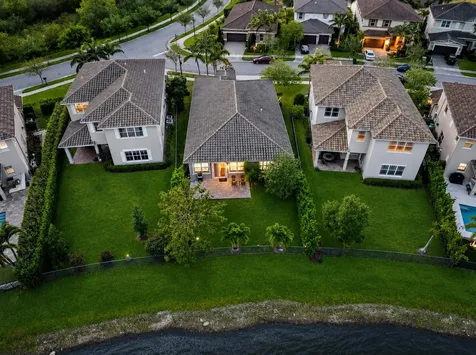 8550 Lakeside Bend Parkland FL 33076