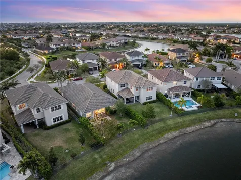 8550 Lakeside Bend Parkland FL 33076