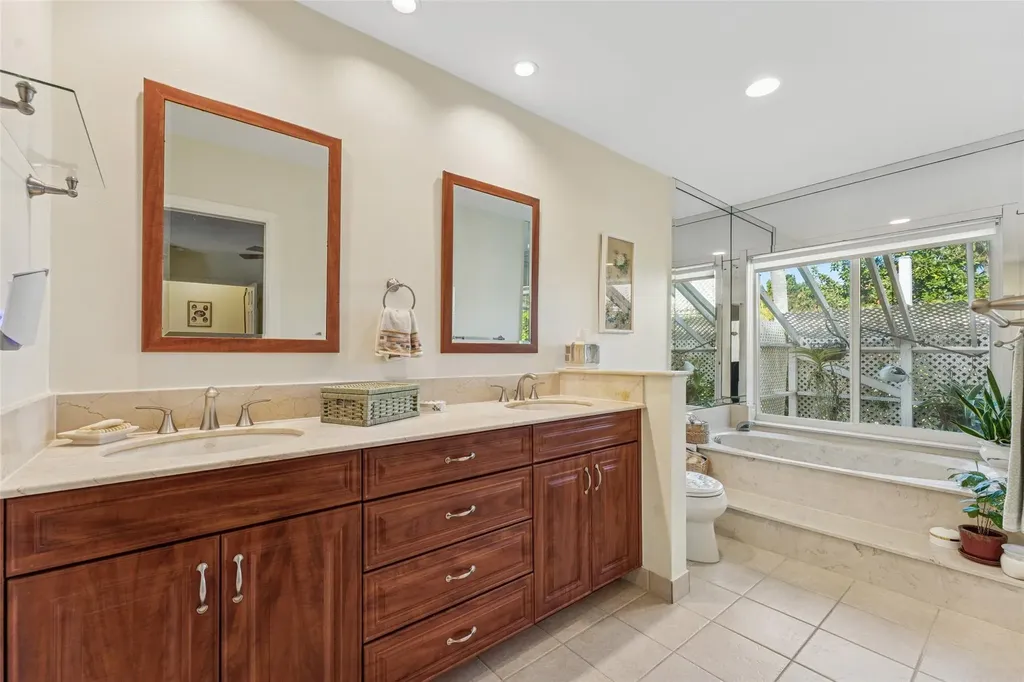 128 NW 110th Way Coral Springs FL 33071