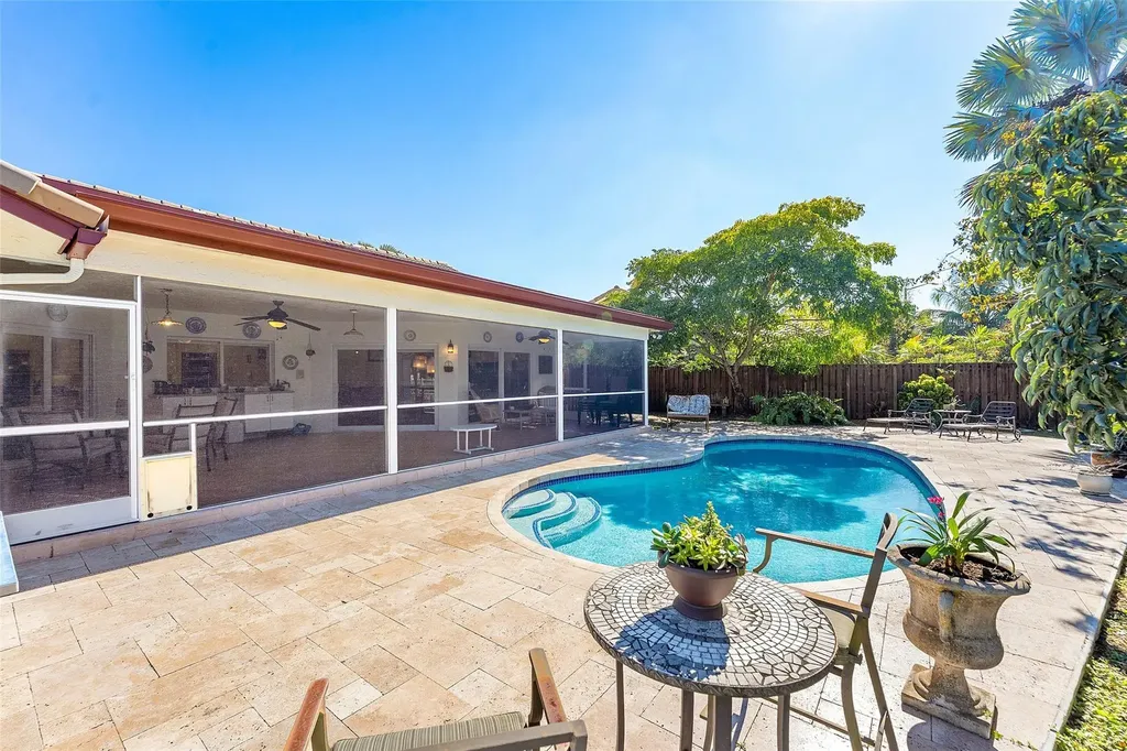 128 NW 110th Way Coral Springs FL 33071