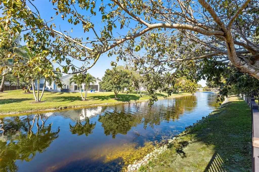 128 NW 110th Way Coral Springs FL 33071