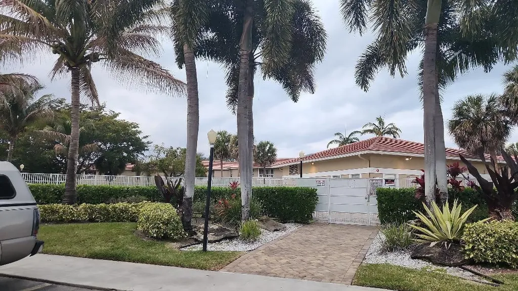 10234 Twin Lakes Drive Coral Springs FL 33071
