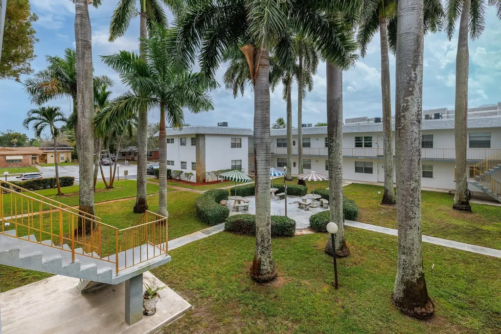 6211 SW 37th Street Davie FL 33314
