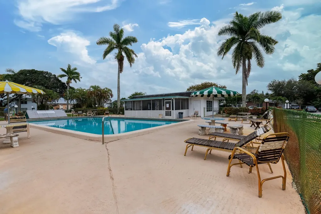 6211 SW 37th Street Davie FL 33314