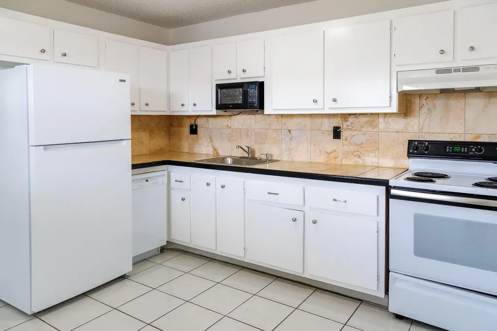 6211 SW 37th Street Davie FL 33314