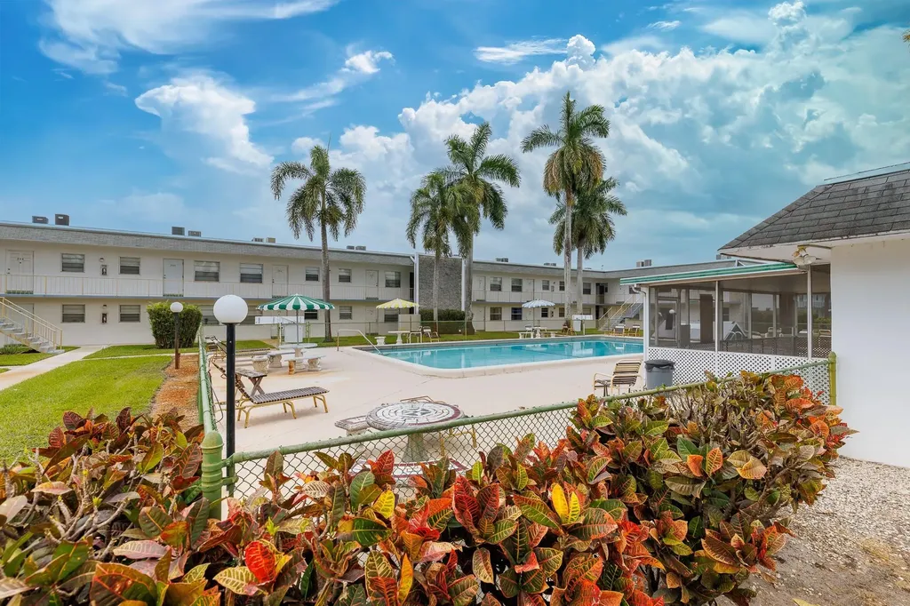 6211 SW 37th Street Davie FL 33314