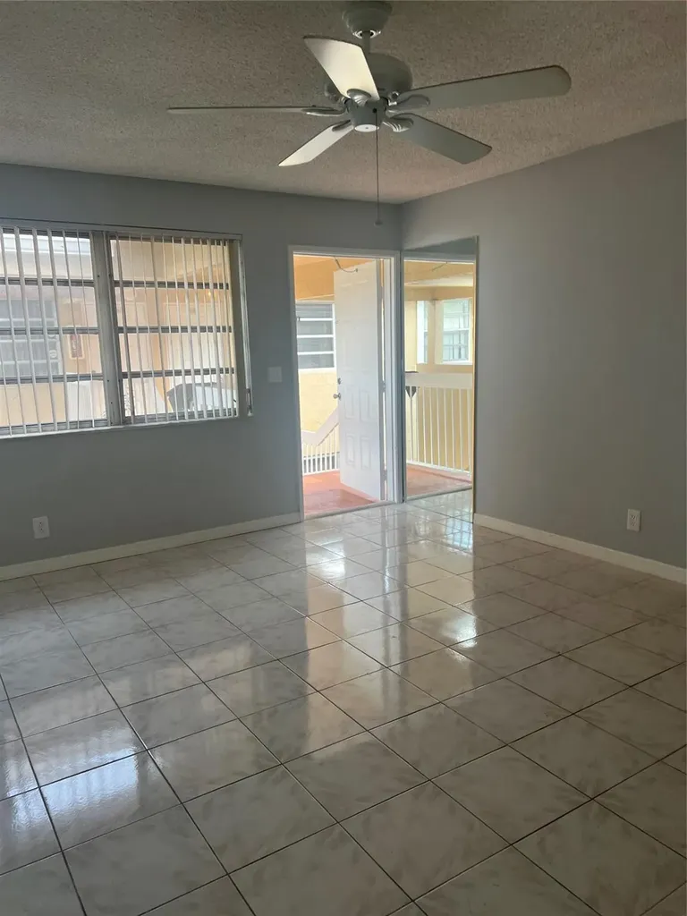 1022 Twin Lakes Drive Coral Springs FL 33071