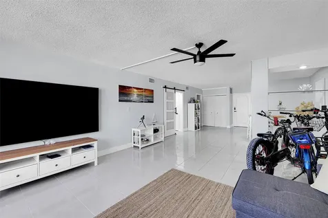 801 S Ocean Drive Hollywood FL 33019