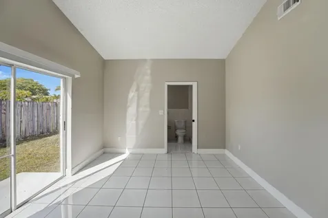 5860 SW 150th Avenue Miami FL 33193