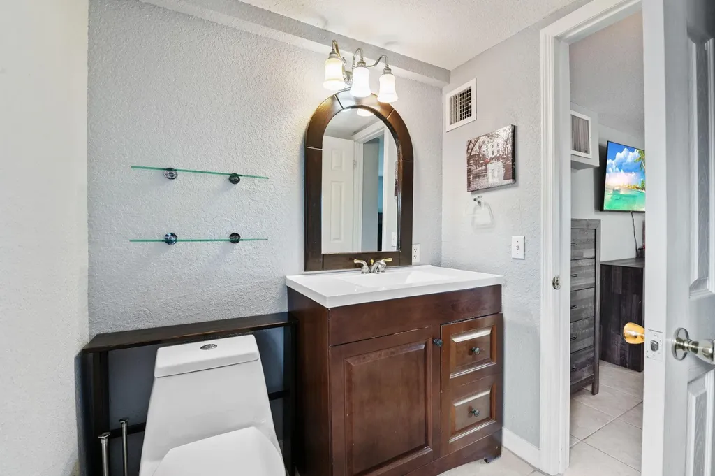 5554 SW 6th Street Margate FL 33068