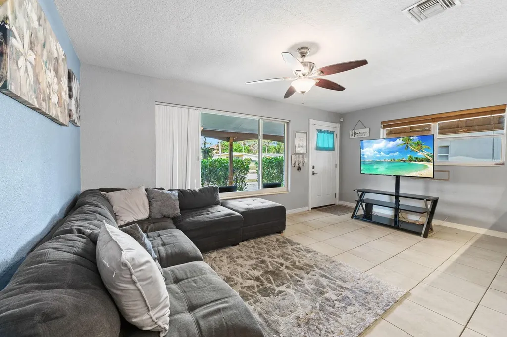 5554 SW 6th Street Margate FL 33068