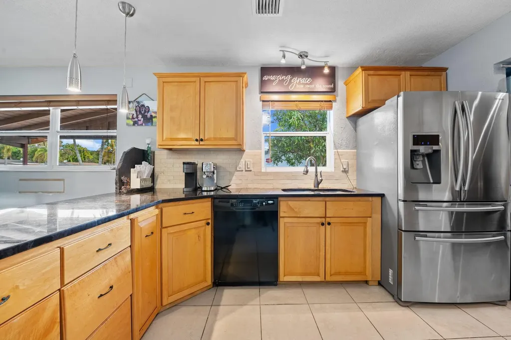 5554 SW 6th Street Margate FL 33068