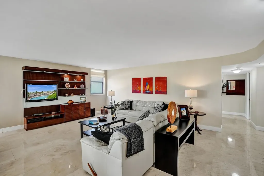 1361 S Ocean Bl Pompano Beach FL 33062