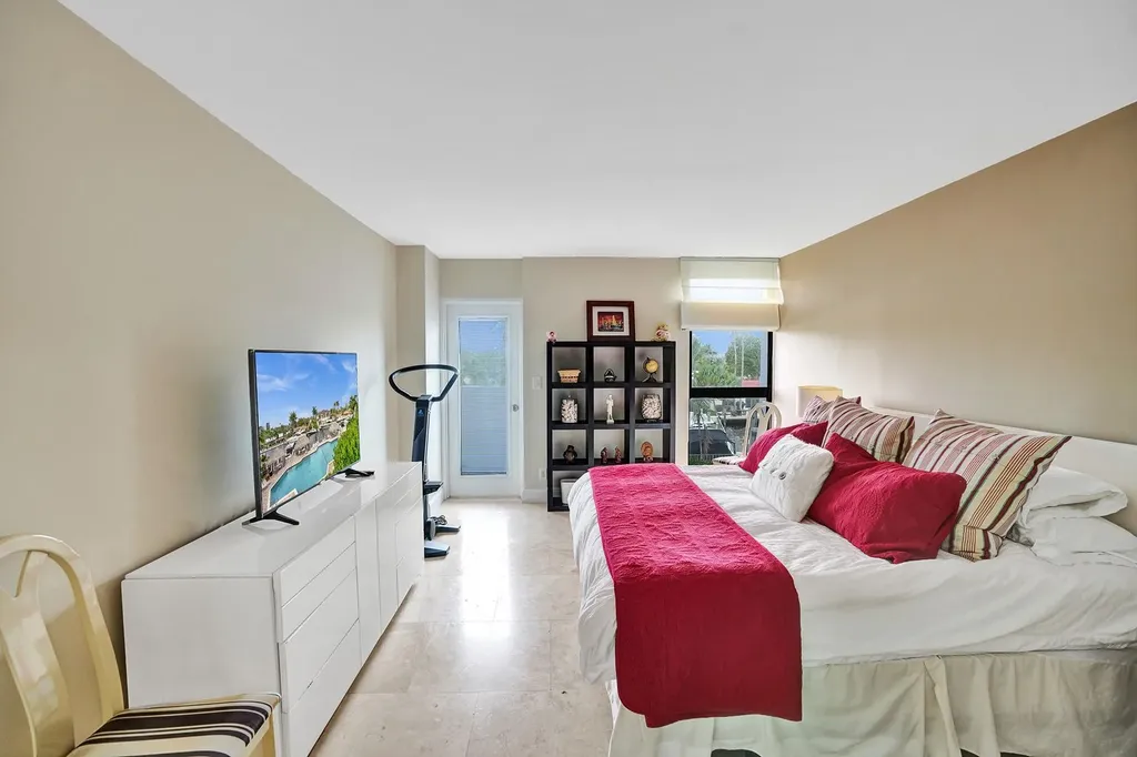 1361 S Ocean Bl Pompano Beach FL 33062