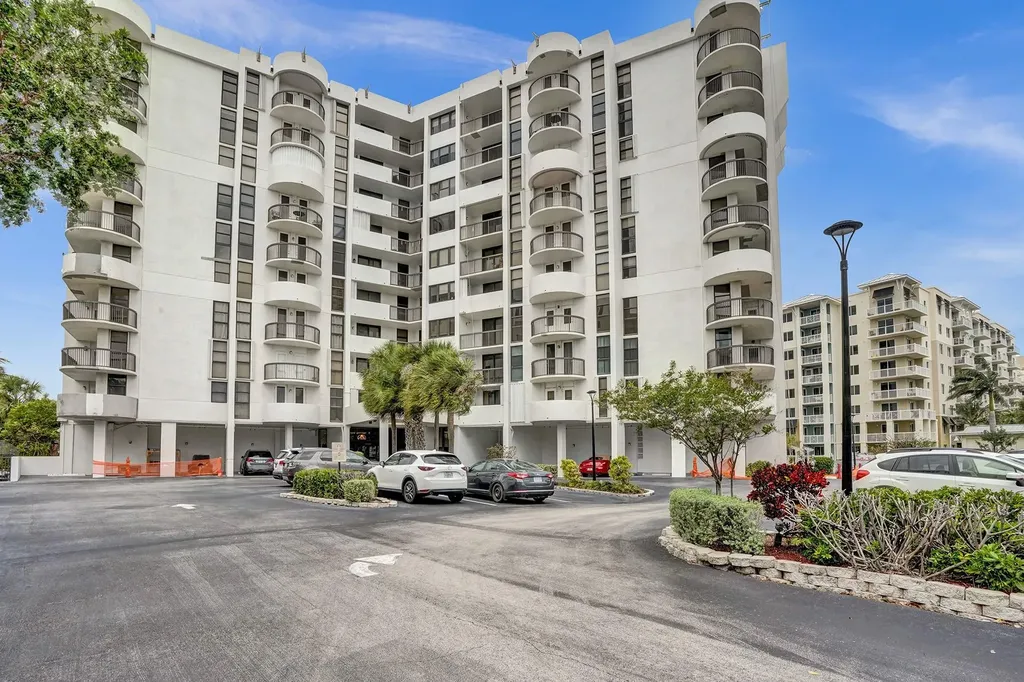 1361 S Ocean Bl Pompano Beach FL 33062