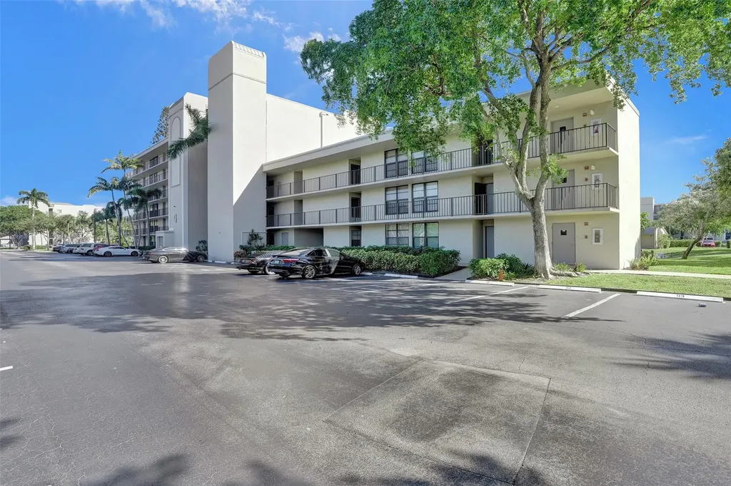 4 Royal Palm Way Boca Raton FL 33432