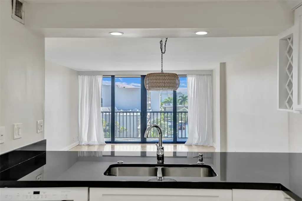 4 Royal Palm Way Boca Raton FL 33432