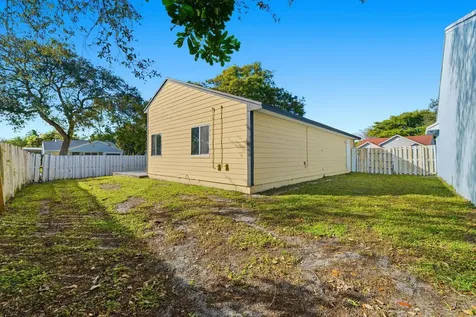 8666 SW 14th Street Pembroke Pines FL 33025