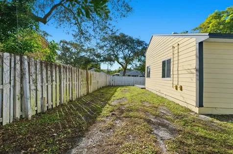 8666 SW 14th Street Pembroke Pines FL 33025