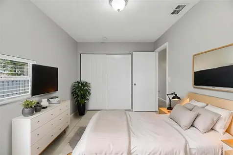 8666 SW 14th Street Pembroke Pines FL 33025