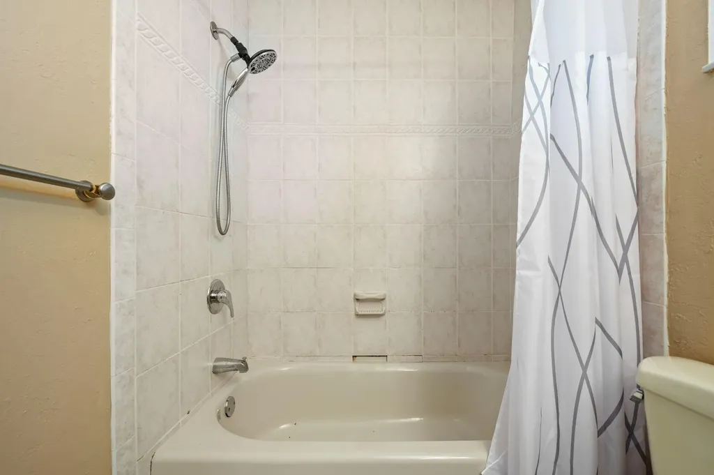 2229 Nova Village Drive Davie FL 33317