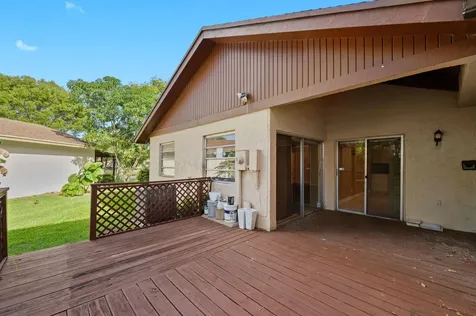 2229 Nova Village Drive Davie FL 33317