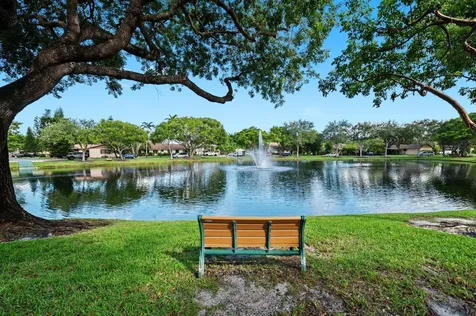 2229 Nova Village Drive Davie FL 33317