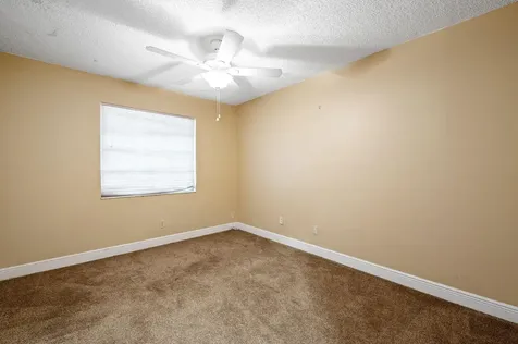 2229 Nova Village Drive Davie FL 33317