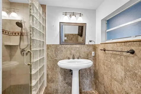 1760 NE 40th Court Oakland Park FL 33334