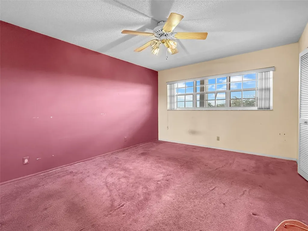 605 Oaks Drive Pompano Beach FL 33069