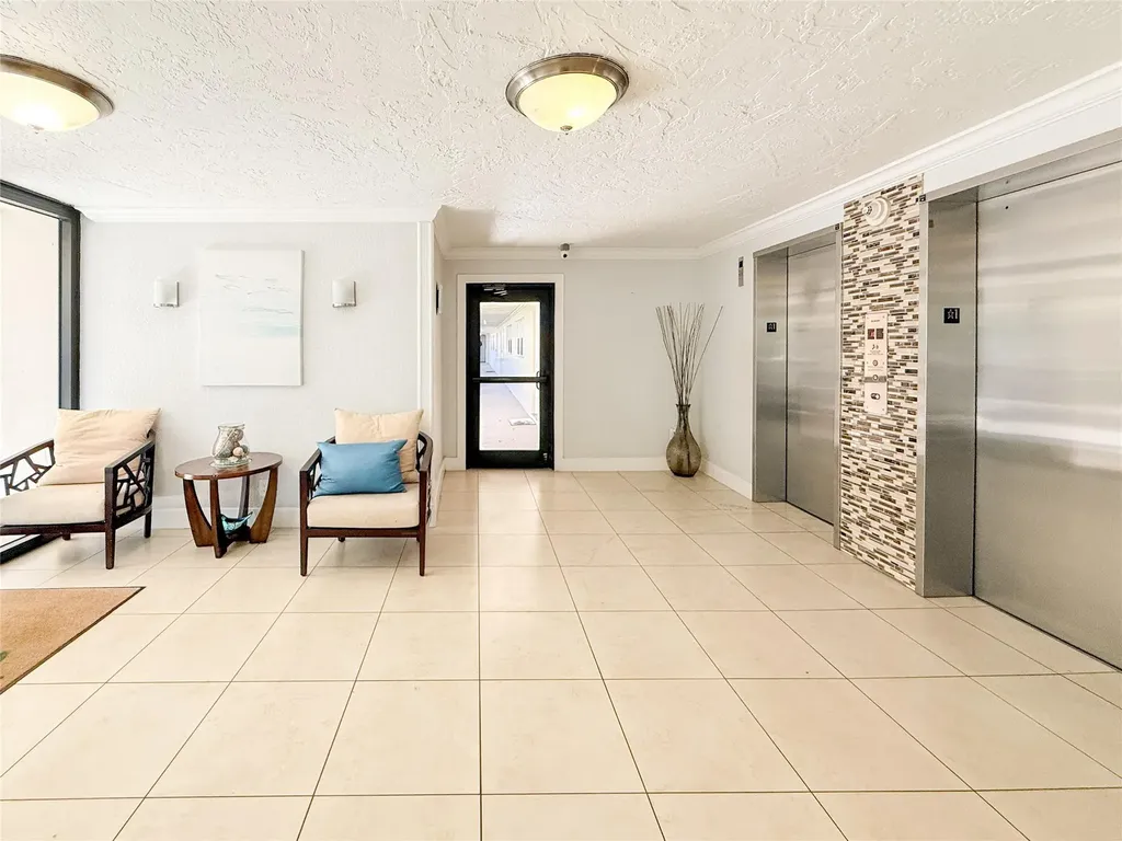 605 Oaks Drive Pompano Beach FL 33069