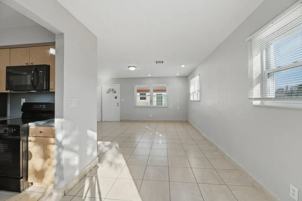 5649 SW 36th Court West Park FL 33023