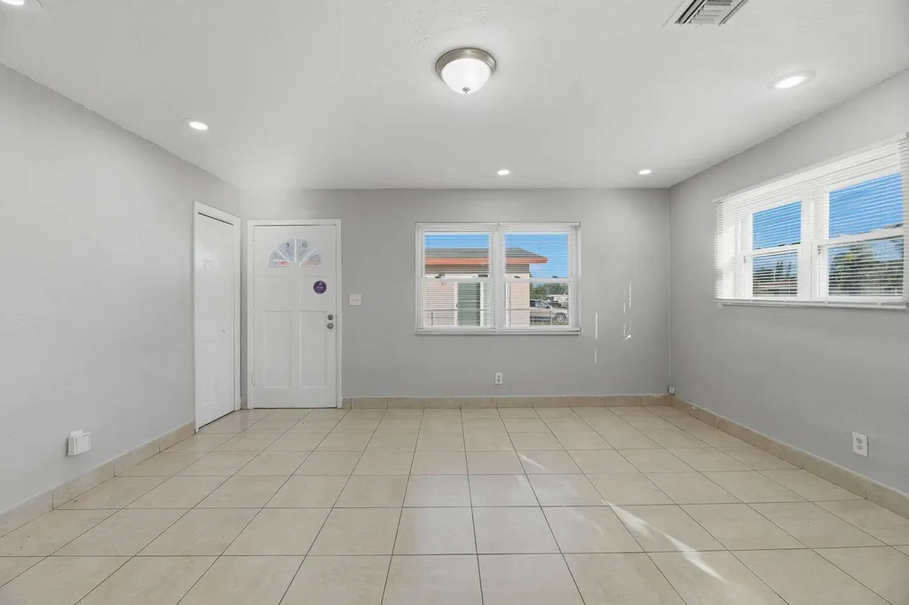 5649 SW 36th Court West Park FL 33023