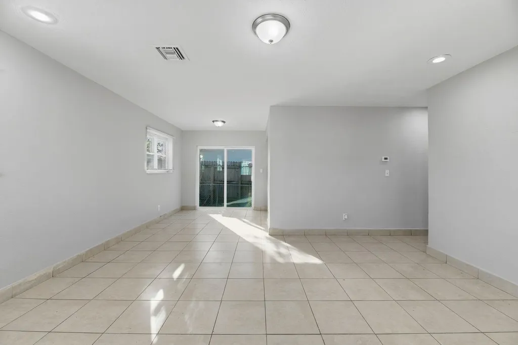 5649 SW 36th Court West Park FL 33023