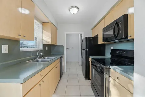 5649 SW 36th Court West Park FL 33023