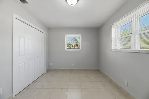 5649 SW 36th Court West Park FL 33023