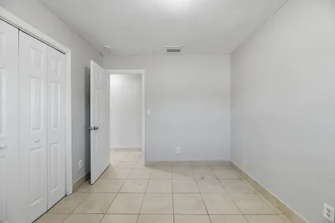 5649 SW 36th Court West Park FL 33023