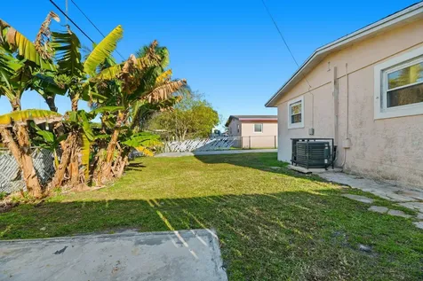 5649 SW 36th Court West Park FL 33023