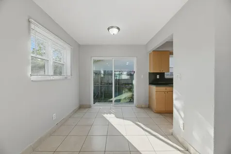 5649 SW 36th Court West Park FL 33023