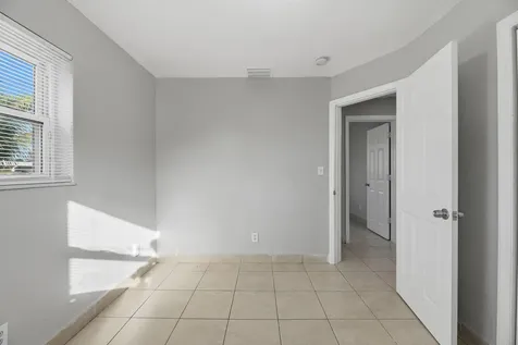5649 SW 36th Court West Park FL 33023
