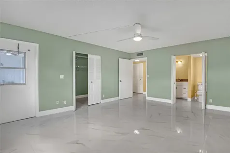 6850 10th Avenue Lake Worth FL 33467