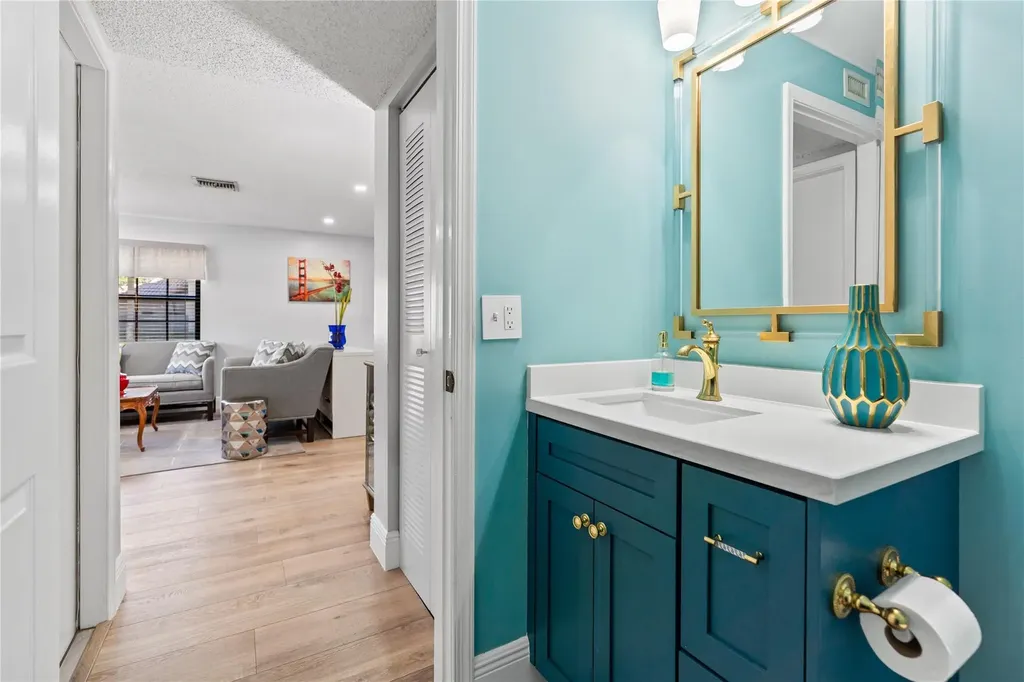 9129 N Vineyard Lake Drive Plantation FL 33324