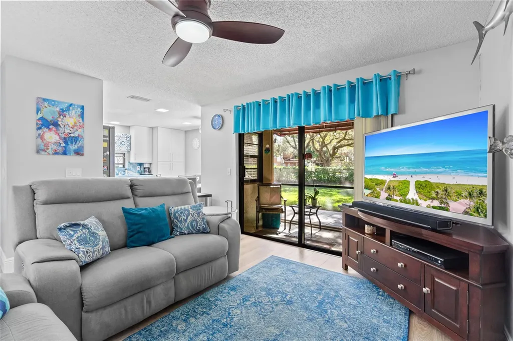 9129 N Vineyard Lake Drive Plantation FL 33324