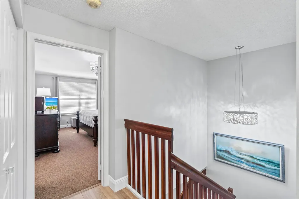9129 N Vineyard Lake Drive Plantation FL 33324